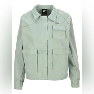 Nike Swoosh Woven Oversized zip-up Jacket Size: Small